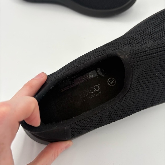 ARCOPEDICO Gaia Slip on Sneaker in Black Women’s Sz 38 US Size 7 Orthopedic - Picture 8 of 9